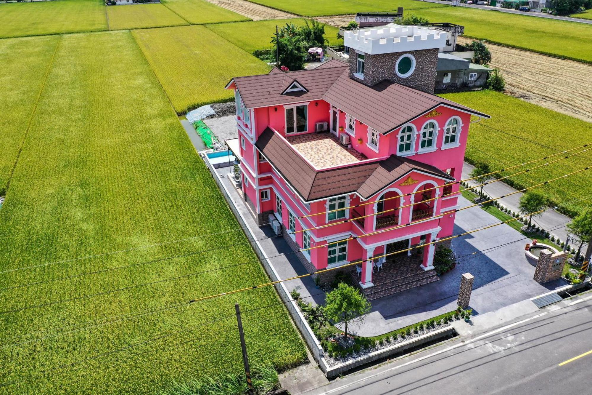 Michelin Castle - Yilan Homestay 五結郷 エクステリア 写真